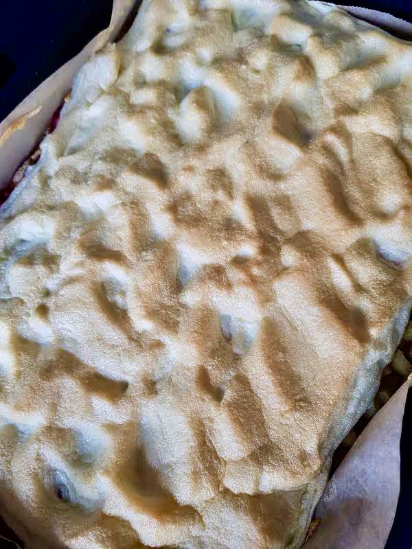 Sugar-free Rhubarb strawberry meringue cake Almond flour from shortcrust pastry