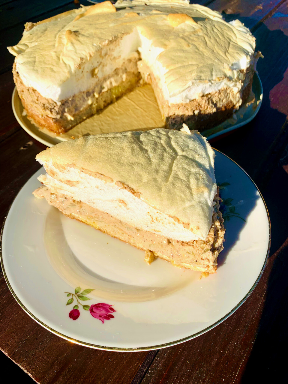 Rabarberikook Mandlijahu biskviidi, hapukoore ja Golden Stevia Suhrkuasendajaga – Suhkruvaba, Gluteenivaba, Low Carb, Keto Gluteenivaba Rabarberikook Mandlijahu biskviidi