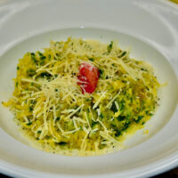 Spagetikõrvitsa Pasta oliiviõli, küüslaugu, peterselli ja parmesaniga