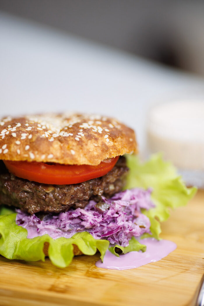 Keto burger SUHKRUVABA kokaraamatus on suhkruvabad, gluteenivaba, low carb, keto, diabeedi retseptid!