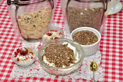 KETO MÜSLI – 40+ vanuse parim valik: ajule, hormonaalsele tasakaalule ja vitamiinivarule Goldenn Stevia Annika Urm